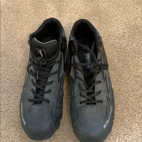 Football cleats - Picture 1 of 3